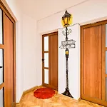 Spacious 3br In The Center - Kitchen Smart Tv's *