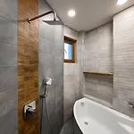 Spacious 3br In The Center - Kitchen Smart Tv's Sofia