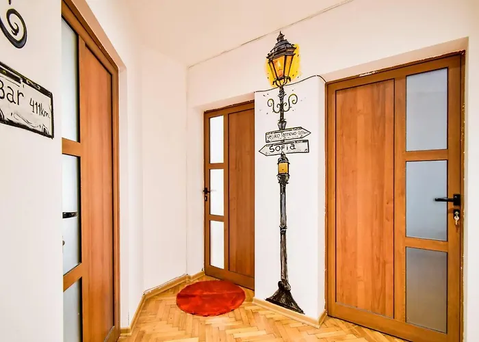 Spacious 3br In The Center - Kitchen Smart Tv's *