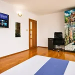 Appartement Spacious 3br In The Center - Kitchen Smart Tv's