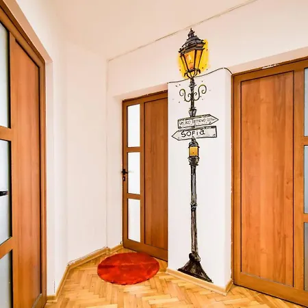 Spacious 3br In The Center - Kitchen Smart Tv's *