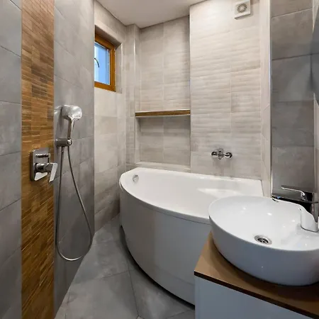 Spacious 3br In The Center - Kitchen Smart Tv's Апартамент София